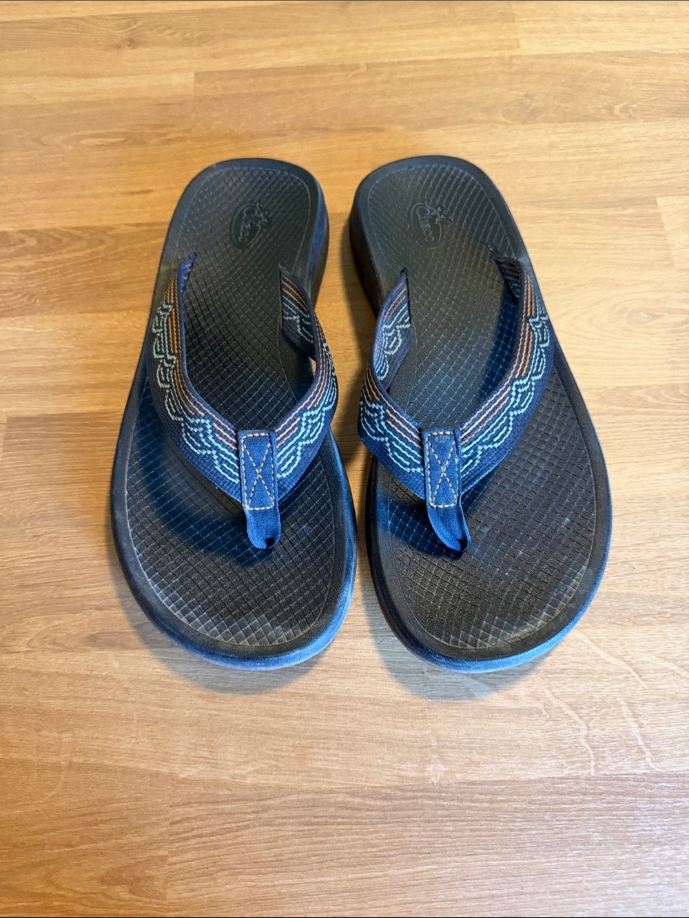 Casual Black Flip Flop Sandals with Blue Straps size 9